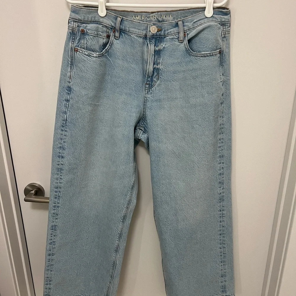 American Eagle Outfitters Women's 90's wide leg jeans w/ comfort stretch waist - Picture 1 of 6
